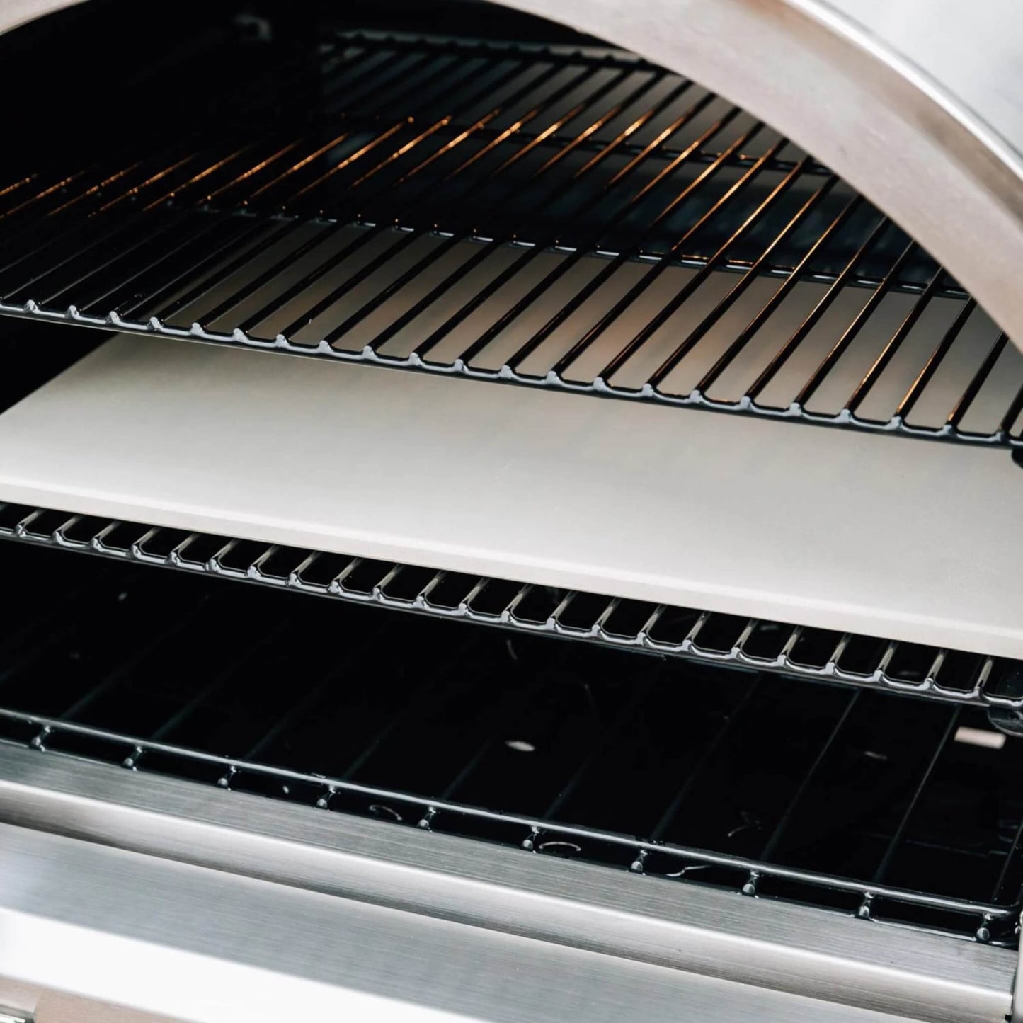 Summerset 60" Outdoor Freestanding Gas Pizza Oven [SS-OVFS-LP/NG] (SAK17543)